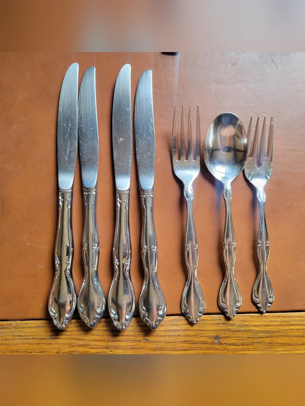 Oneida Cantata? 7 piece Stainless Flatware Silverware